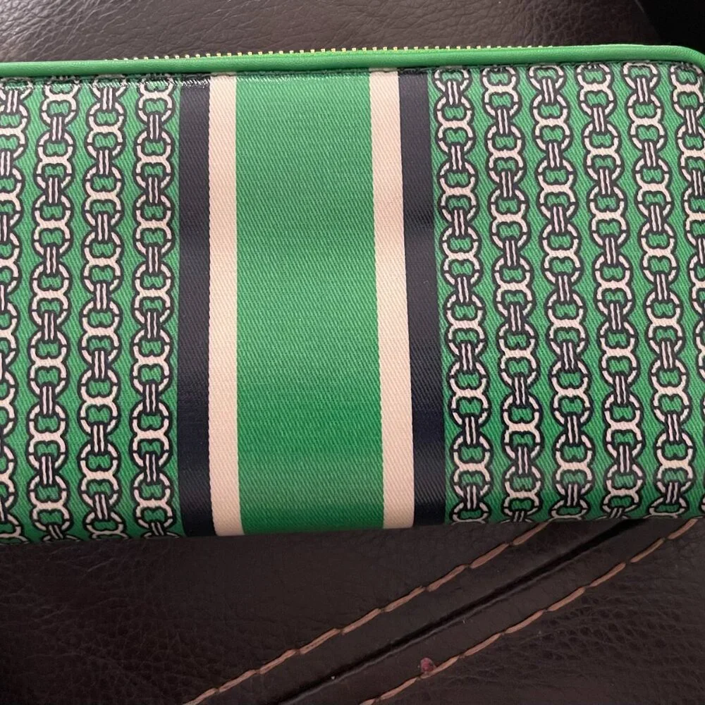 Tory Burch Green and Navy Wallet - Picture 2 of 3